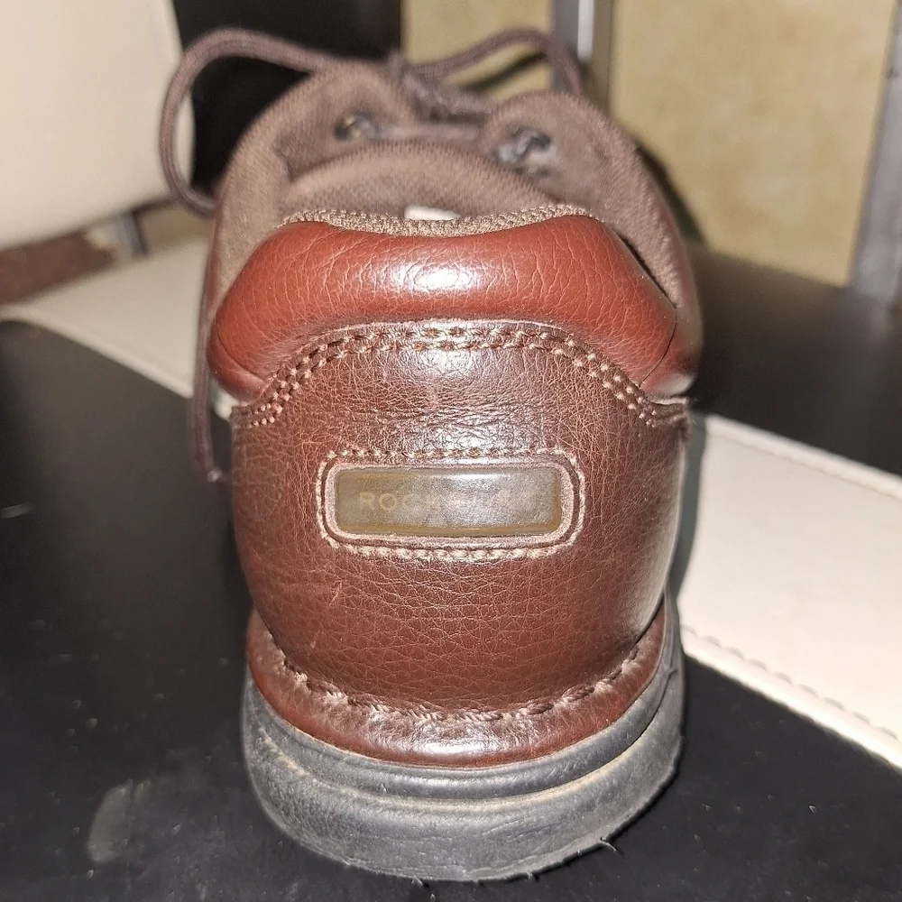 Classic Rockport Brown Tumble Leather Men's Lace-up Shoes In A Mens Size 9.